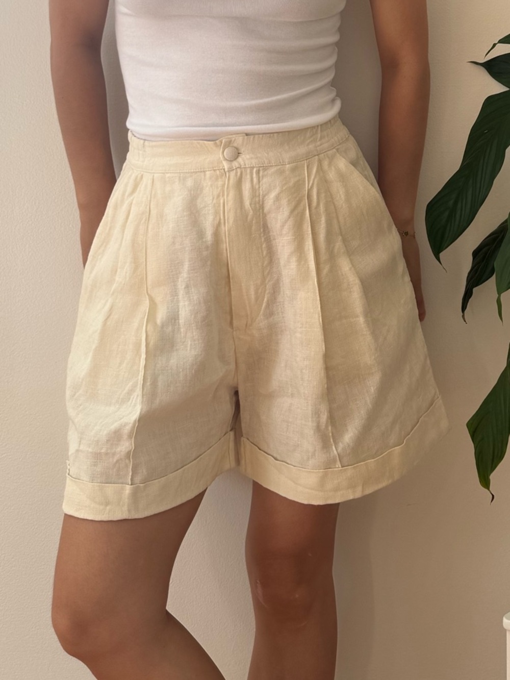 Sleeper 100% Linen Light Yellow High Waist Dynasty  Shorts Size Small